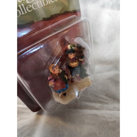 Holiday Time Christmas Village Collectibles 0’well Holiday Figures Man Woman - Picture 3 of 4